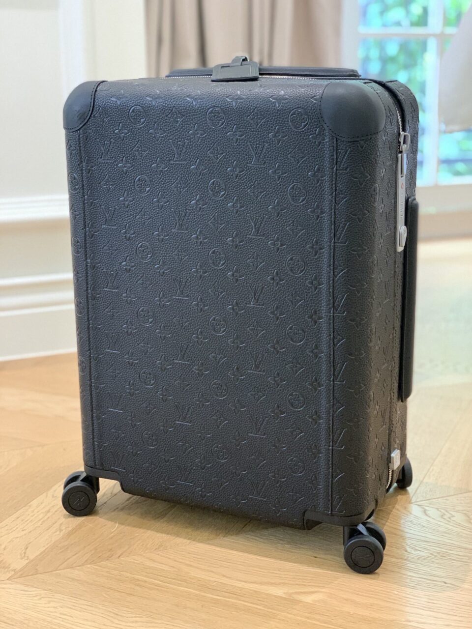 Louis Vuitton Horizon 55 rolling suitcase
