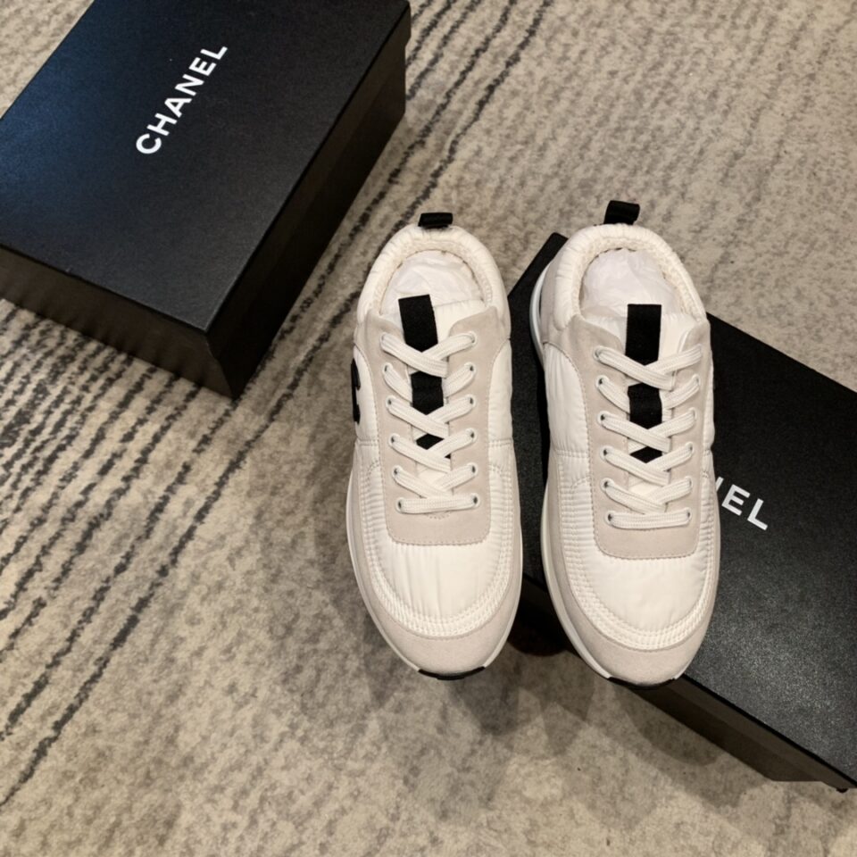 CHANEL SNEAKER