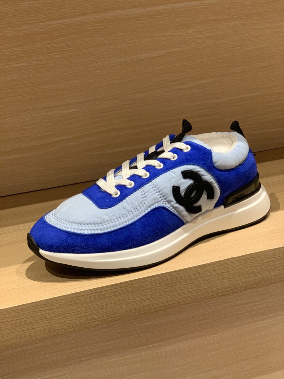 CHANEL SNEAKER