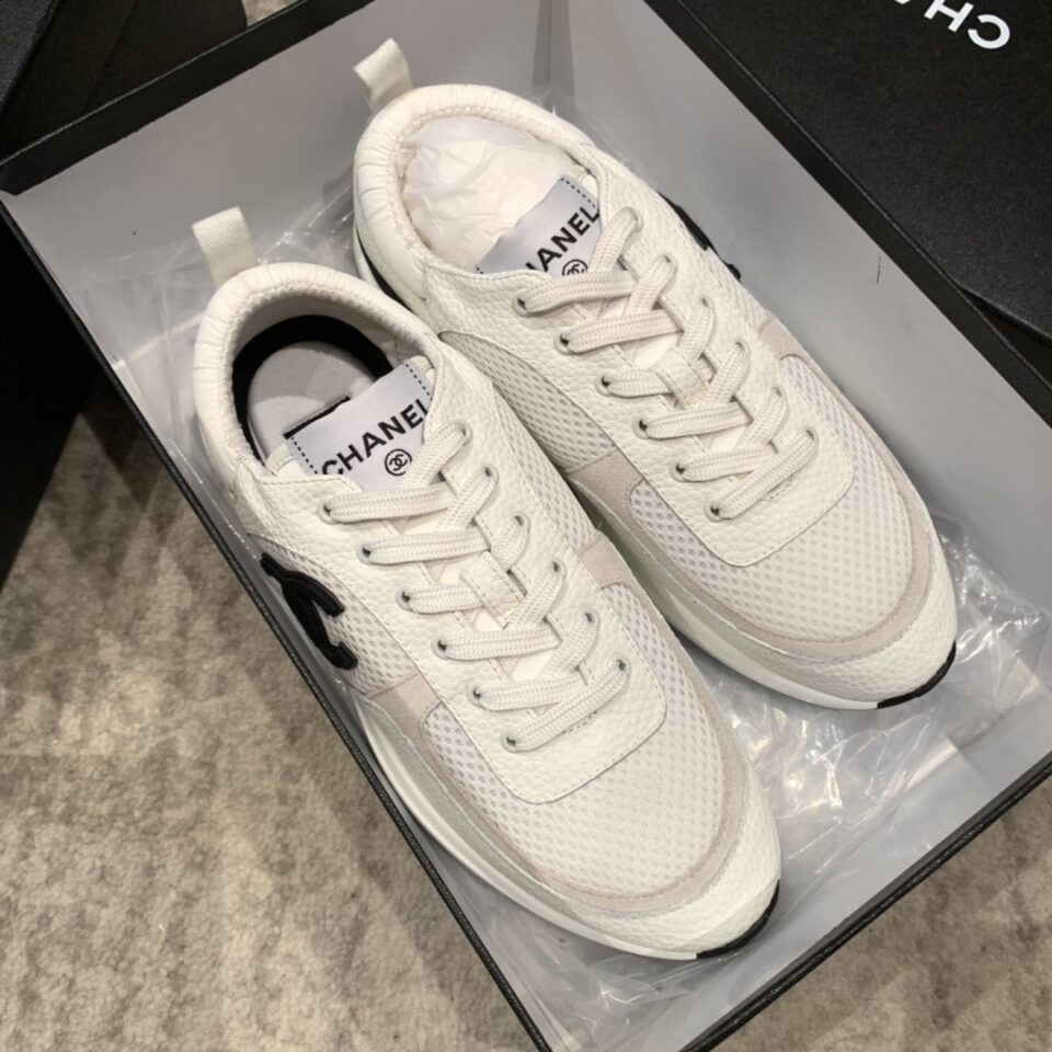 CHANEL SNEAKER