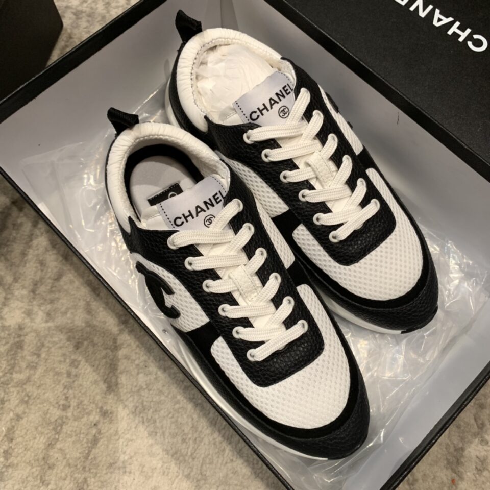 CHANEL SNEAKER