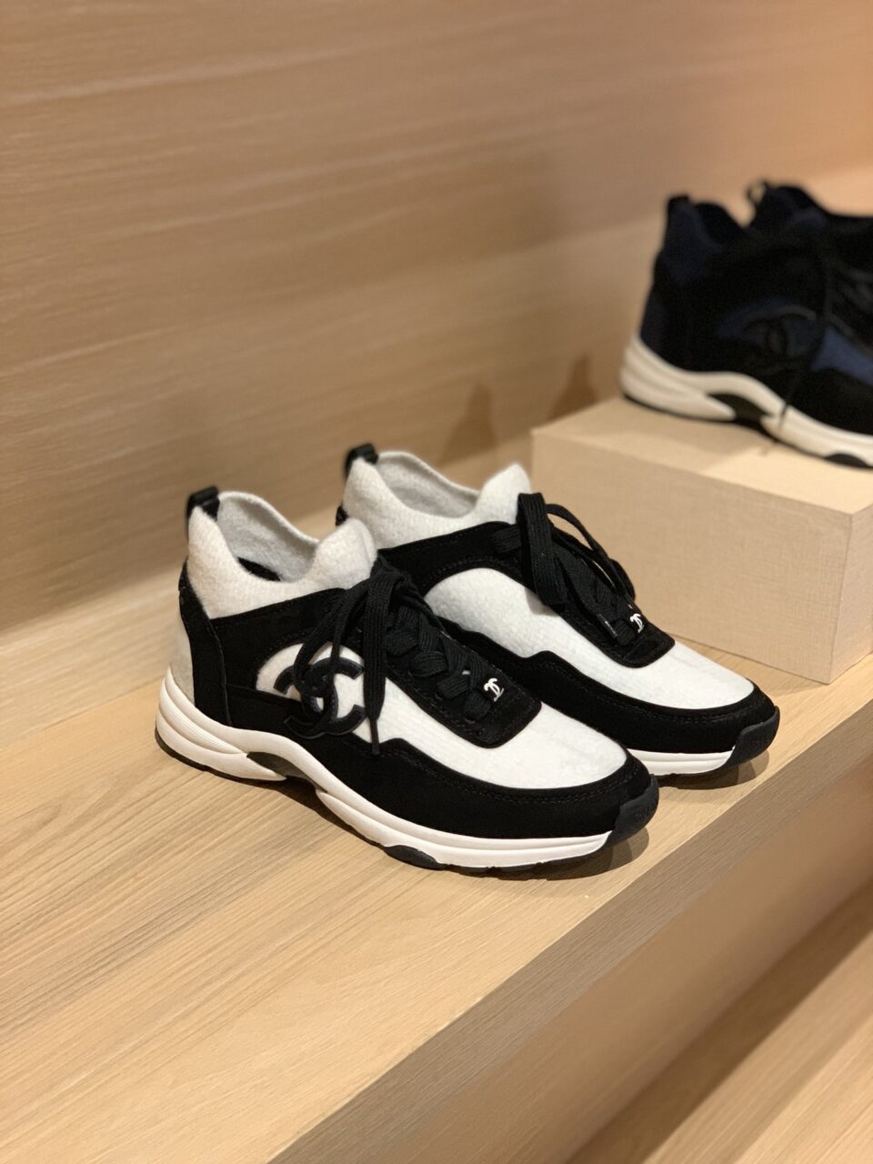 CHANEL SNEAKER