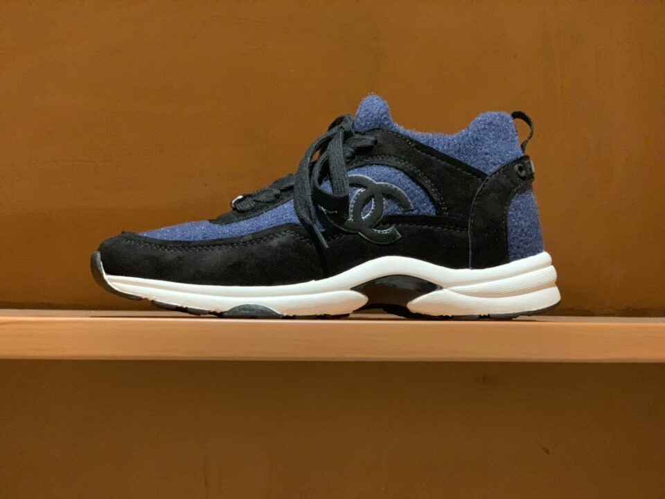 CHANEL SNEAKER