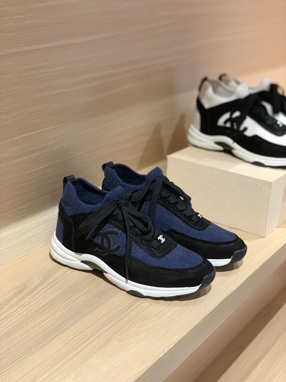 CHANEL SNEAKER