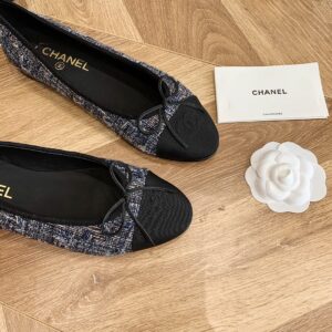 CHANEL SNEAKER