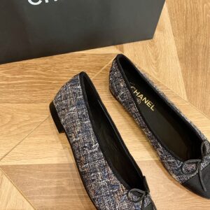 CHANEL SNEAKER