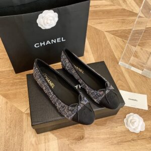 CHANEL SNEAKER