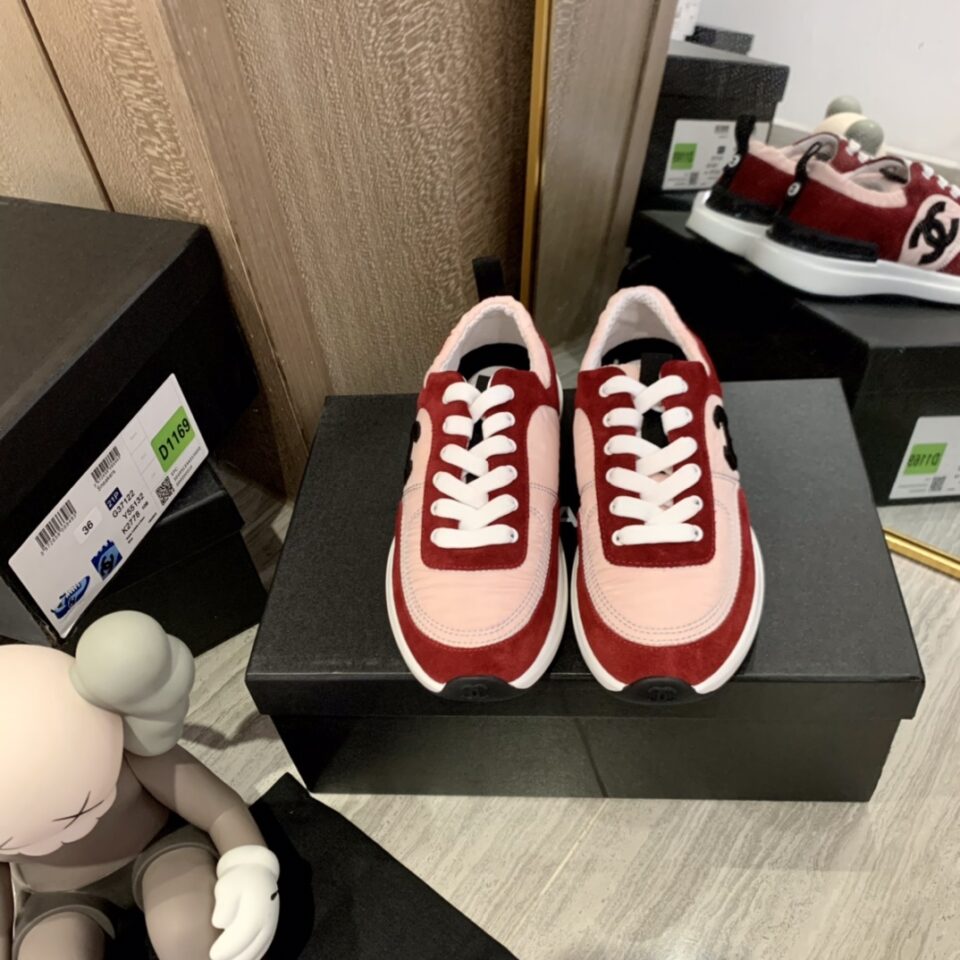 CHANEL SNEAKERS 10