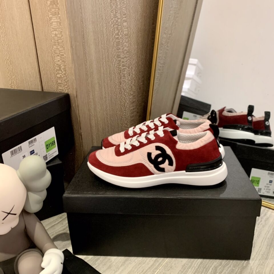 CHANEL SNEAKERS 10