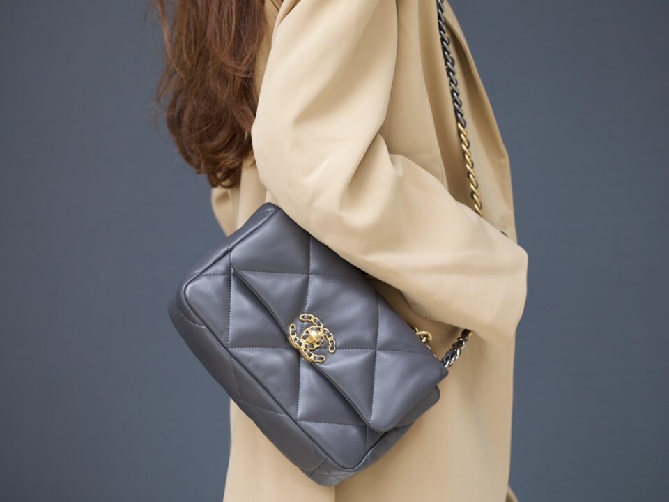 Chanel 19