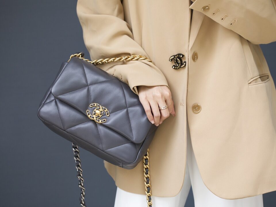 Chanel 19