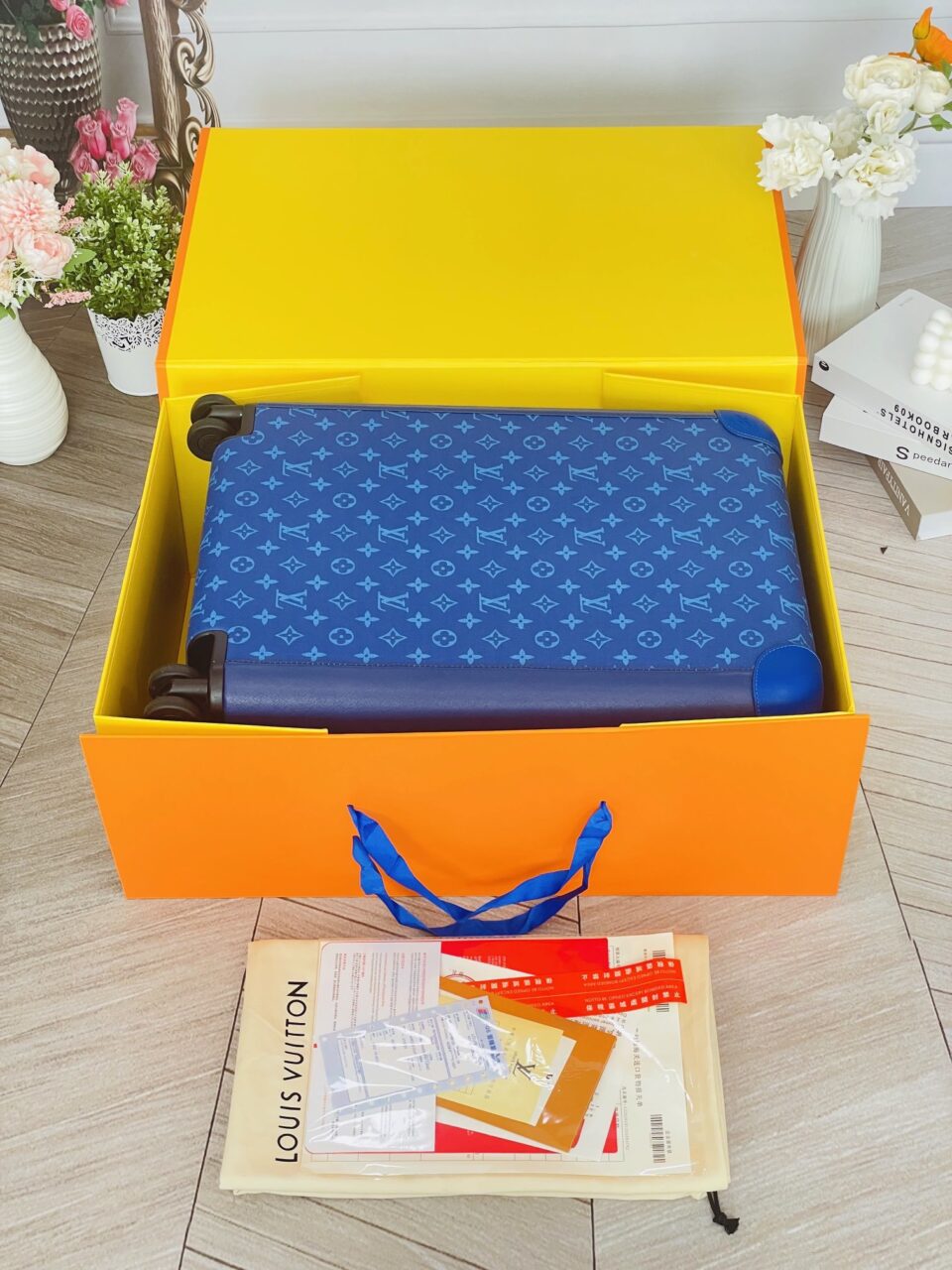 Louis Vuitton Horizon 55 rolling suitcase Blue Monogram