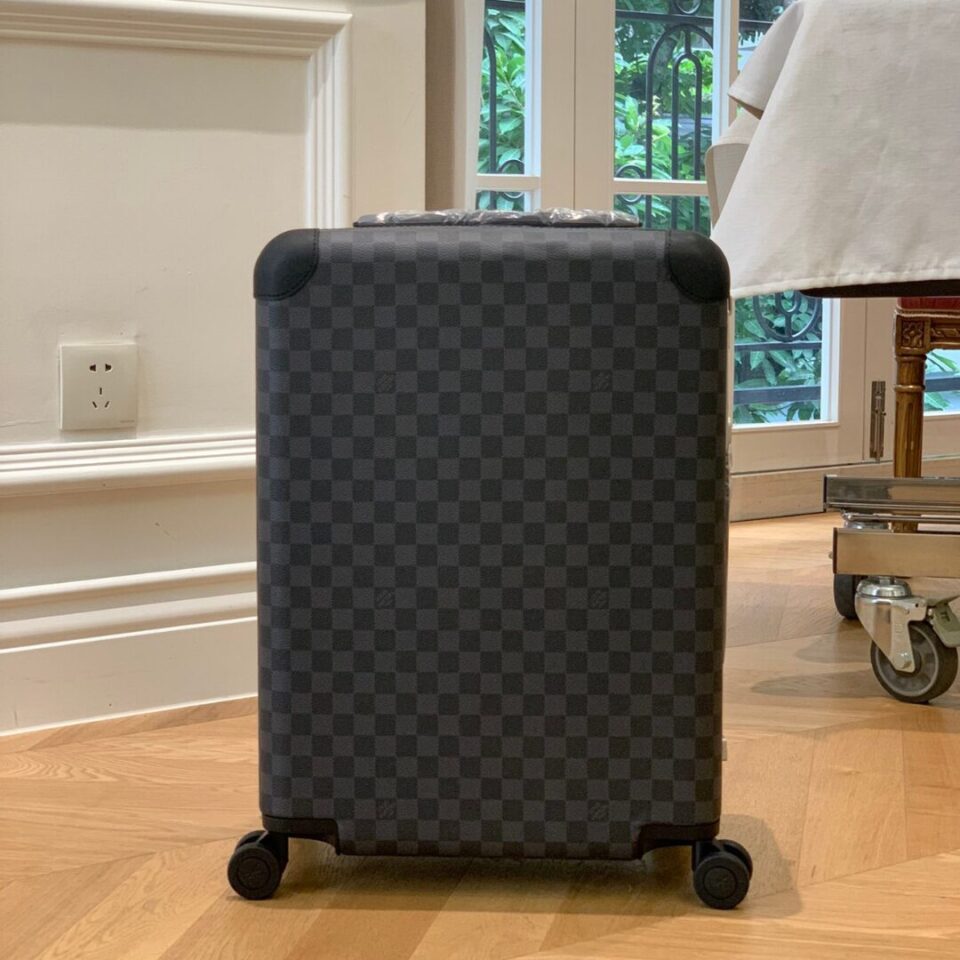 Louis Vuitton Horizon 55 suitcase in Damier Graphite canvas