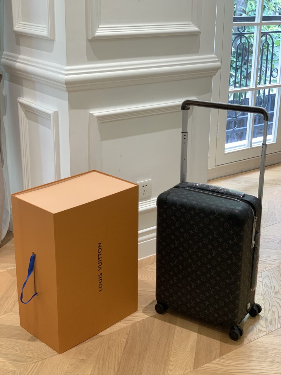 Louis Vuitton Horizon 55 Monogram Eclipse canvas