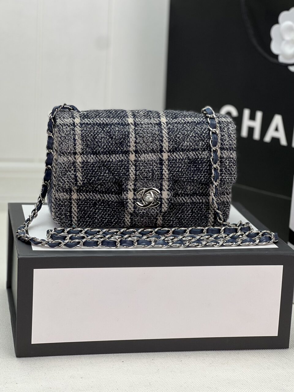 MINI CLASSIC FLAP BAG