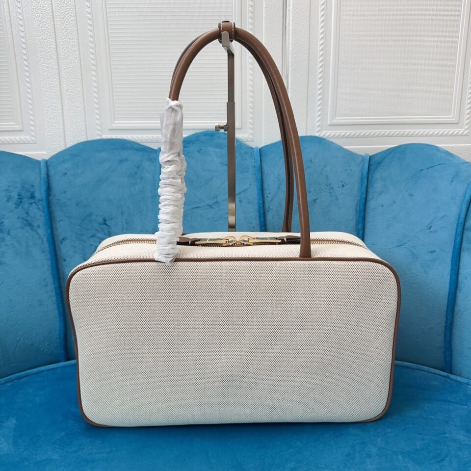 MIUMIU 24