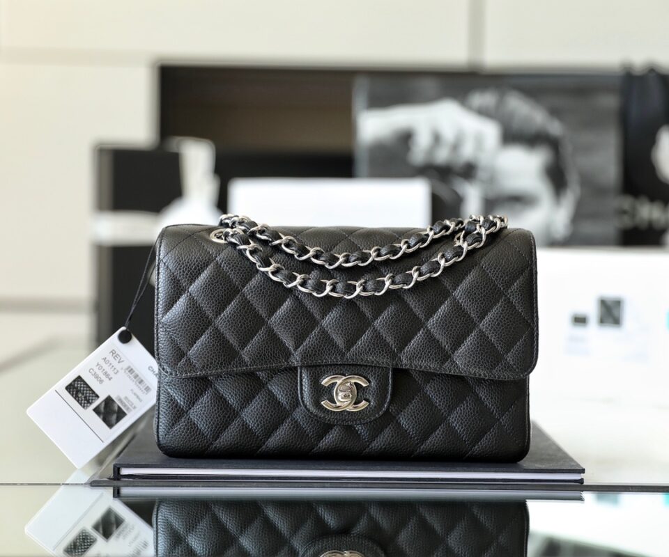 Classic flap bag