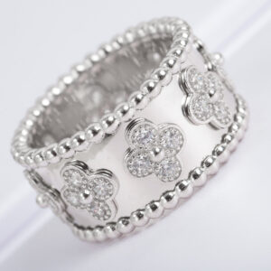 Van Cleef Perlée Ring