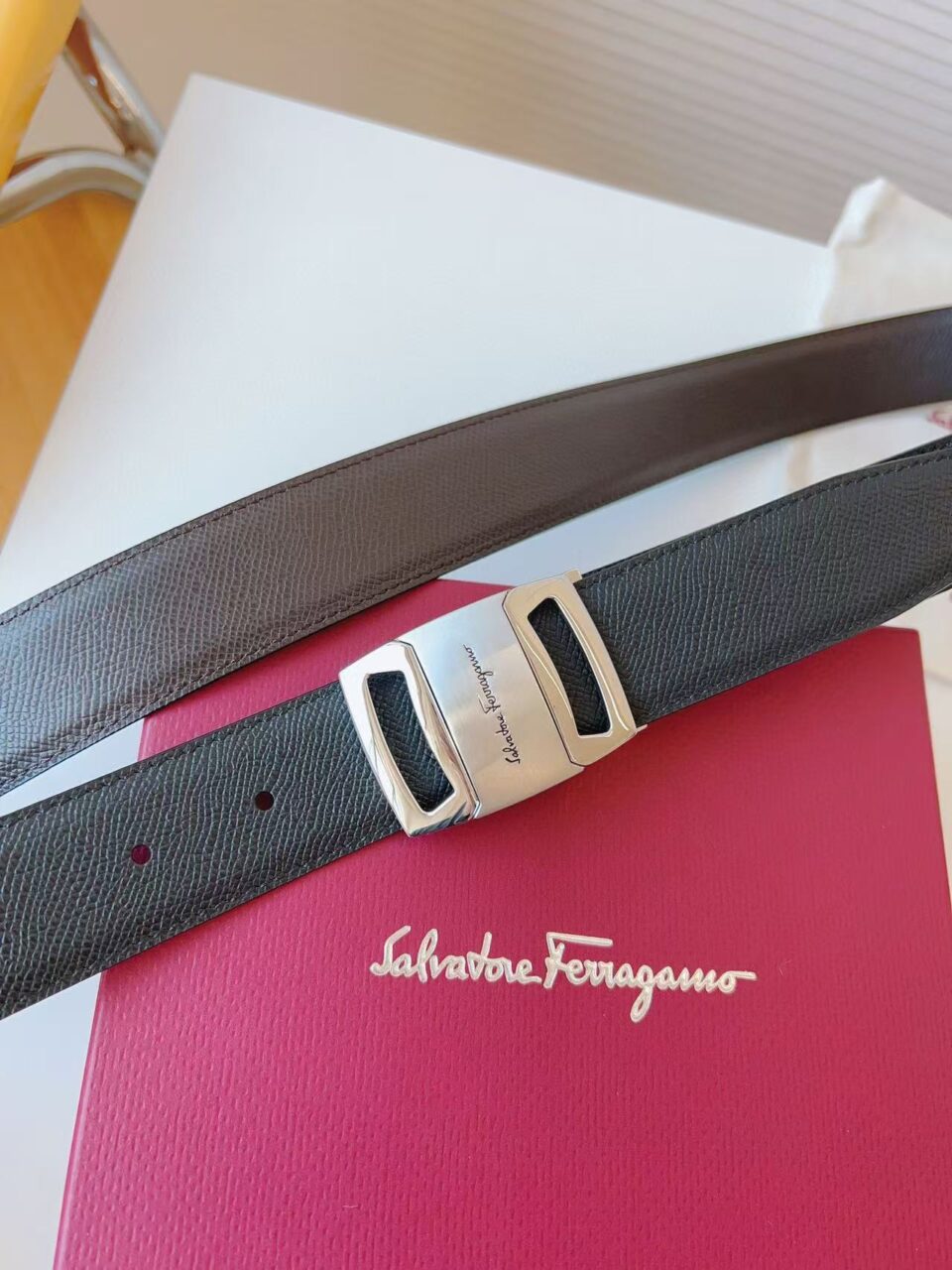 New Auth Salvatore Ferragamo Sardegna Men Pebbled Leather Belt Black