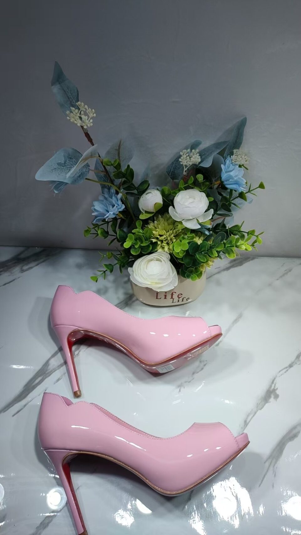 Christian Louboutin Womens Pumps Pink