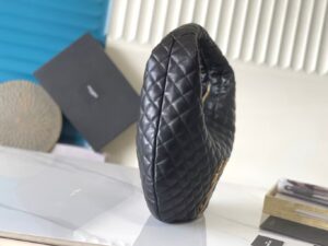 ICARE hobo in quilted nappa