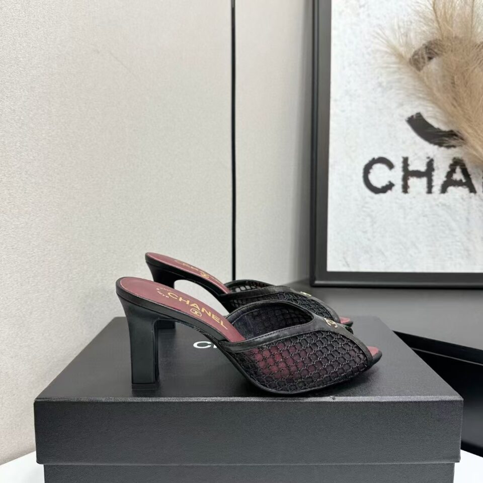 CHANEL Coco Beach 2026 collection Mules Mixed Fibers Cotton & Lambskin Black