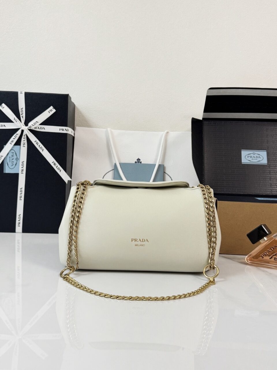 Prada Tumulte Chain-Linked Tumulte Shoulder Bag Lambskin Nappa Leather Women