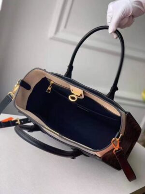 Louis Vuitton On My Side MM